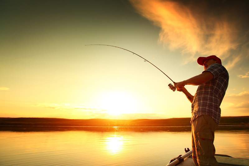 Nằm mơ thấy bắt cá có ý nghĩa gì? Giải mã giấc mơ đánh bắt cá là điềm gì?